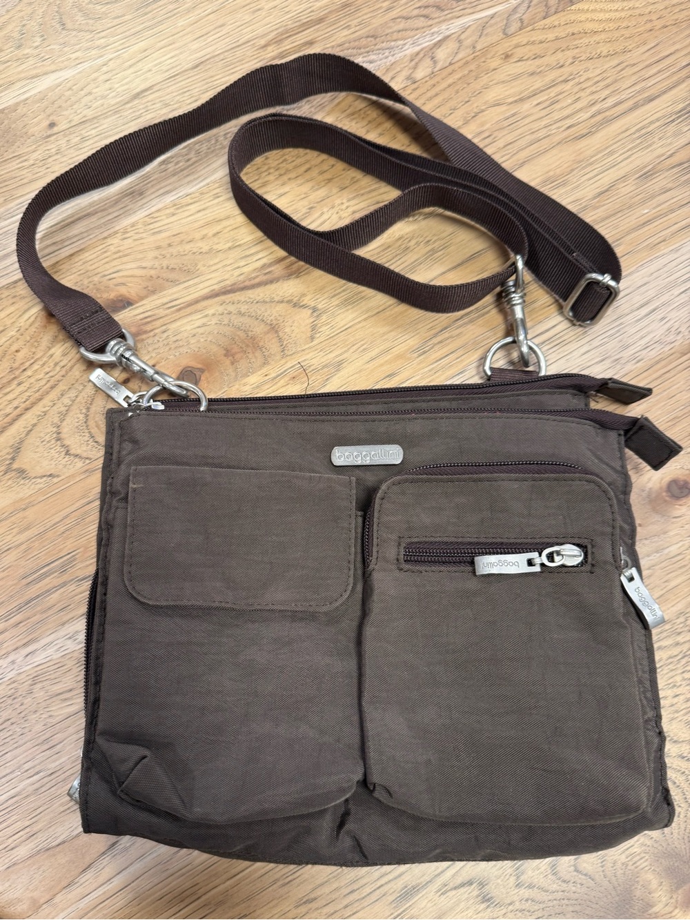 Baggallini Brown Compact Crossbody Organizer Bag 9” x 9”